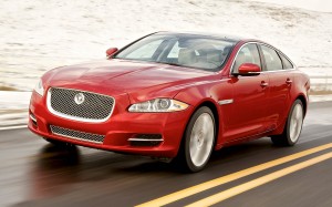 2013-Jaguar-XJ-AWD-front-view-in-motion