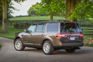 2015LincolnNavigator_16_HR