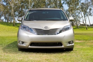 2015_Toyota_Sienna_LTD