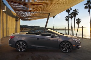 2016-Buick-Cascada-Convertible-002