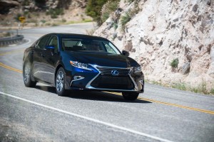 2016_Lexus_ES_300h_006_3F67BFFDC04788AA242C6E8F4F85369D7E387DF4