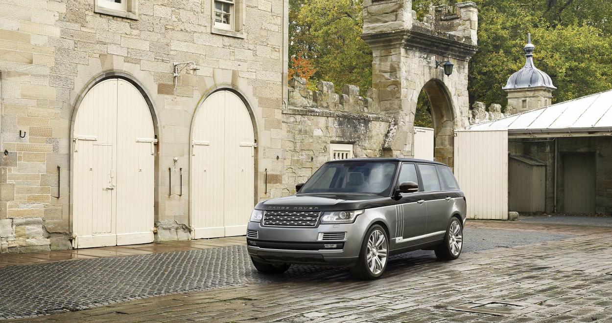 2016 Range Rover SVAutobiography debuts
